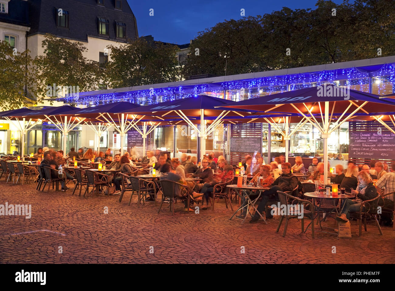 Outdoor Catering am Münsterplatz am Abend, Bonn, Nordrhein-Westfalen, Deutschland, Europa Stockfoto