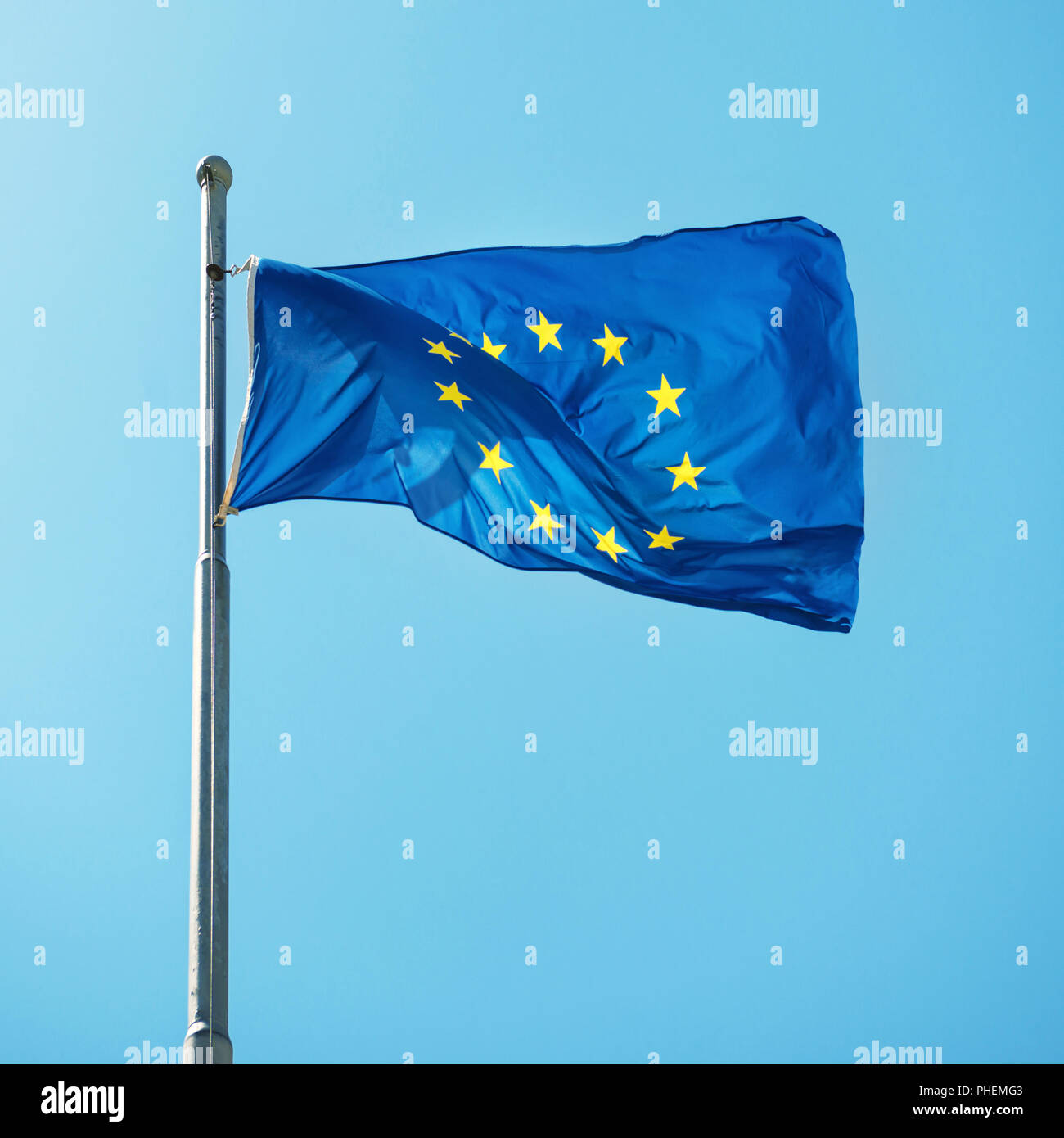 Europäische Union EU-Flagge schwenkten Stockfoto