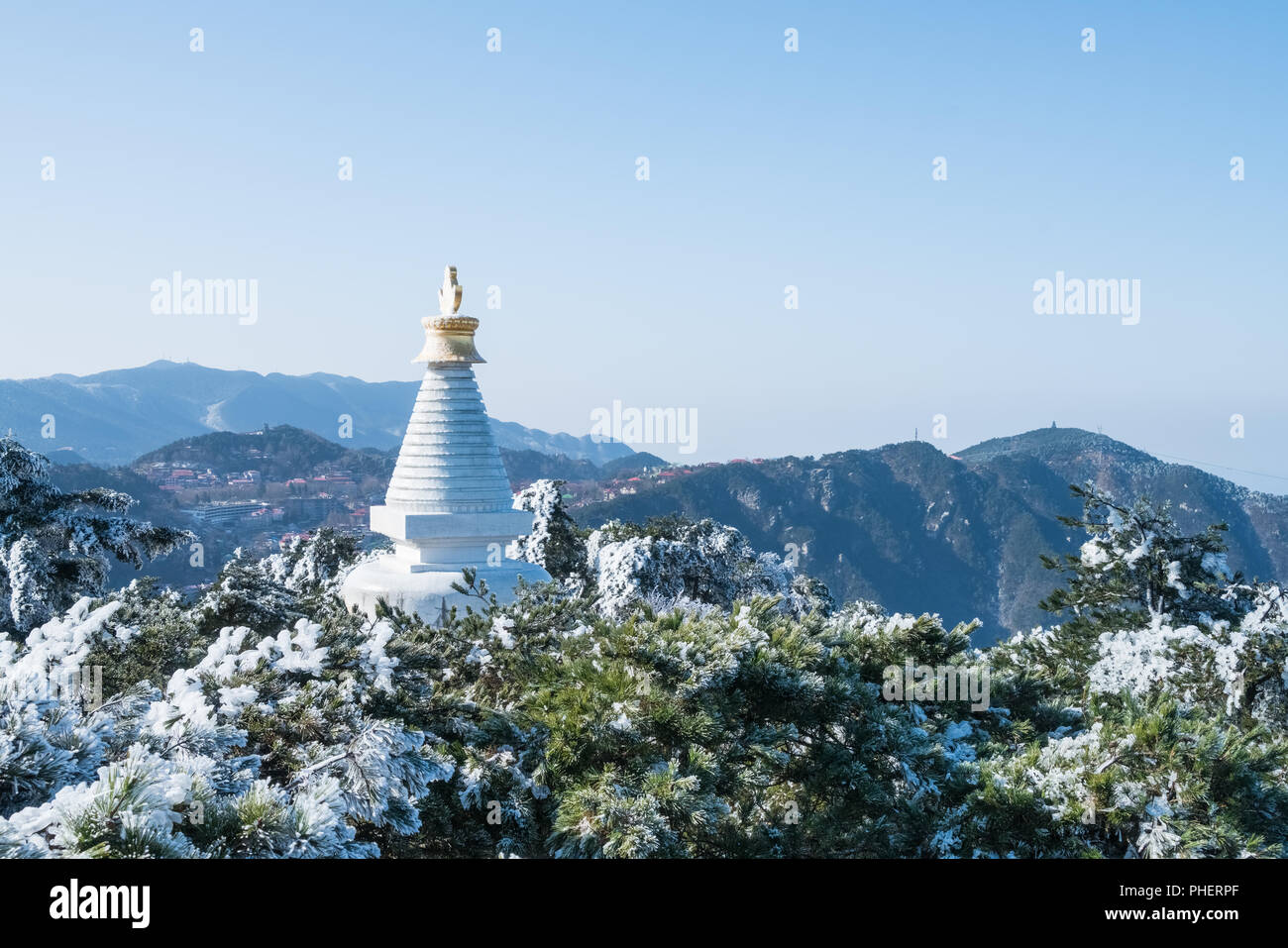 Weiße Pagode in Berg Lushan Stockfoto