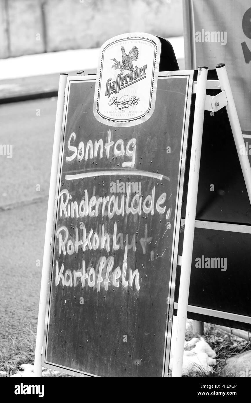 Werbung, die sich an einem home-style Restaurant im Zentrum von Deutschland Stockfoto