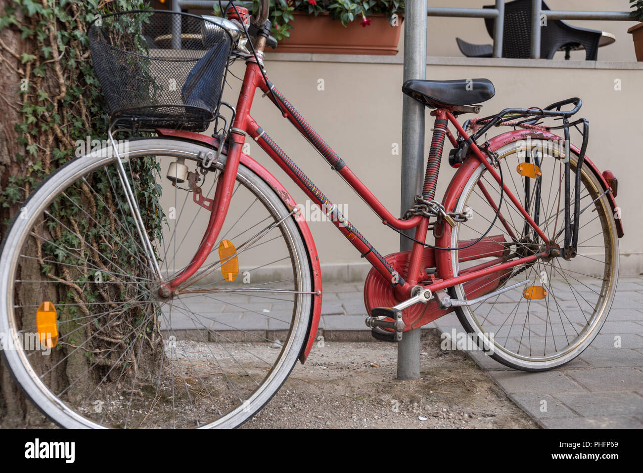 Fahrrad gesperrt und geparkte Diebstahl Nachweis Stockfoto