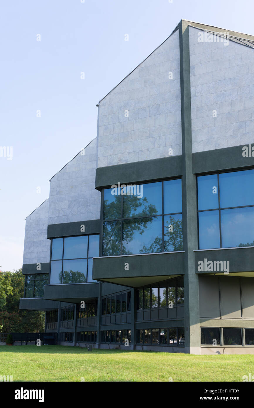 Fassade des Museums für zeitgenössische Kunst in Belgrad, Serbien. Stockfoto