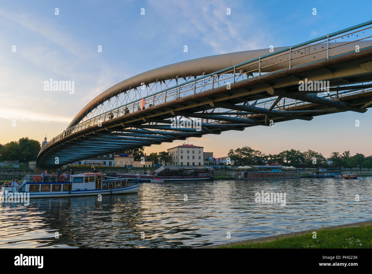 Vater Bernatek Fußgängerbrücke durch die Weichsel (Wisla) River, Krakau, Polen Stockfoto