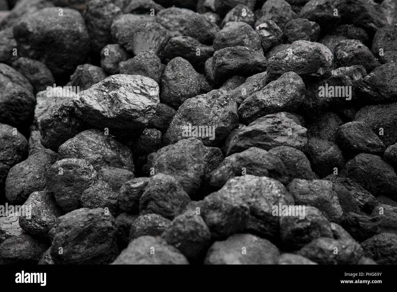 Close Up, Vollbild Ansicht von Klumpen von Unverbranntem Steinkohle auf einem Haufen. Diese Quelle der Energie wurde von Gruben um Großbritannien bezogen. Stockfoto