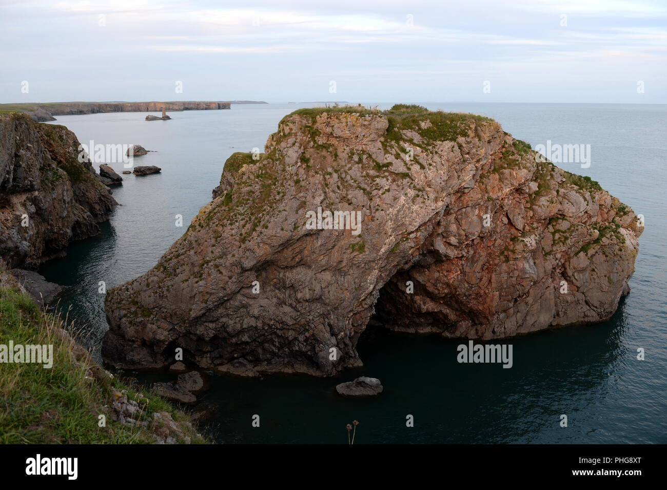 Küste in der Nähe von Broad Haven South Stockfoto