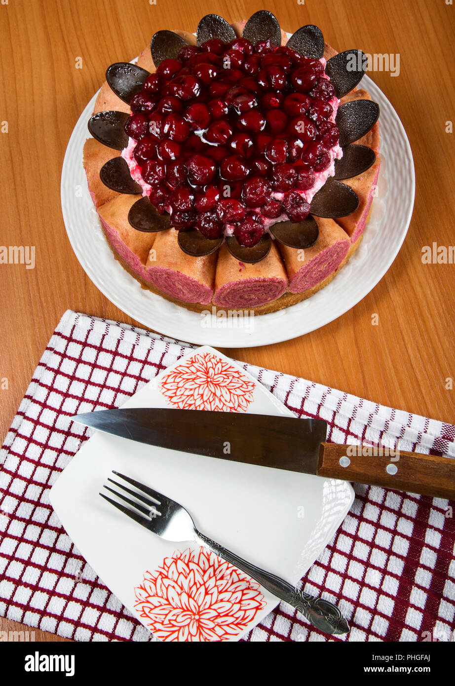 Biskuitteig mit Beeren close-up auf Tisch stil-Leben Stockfoto