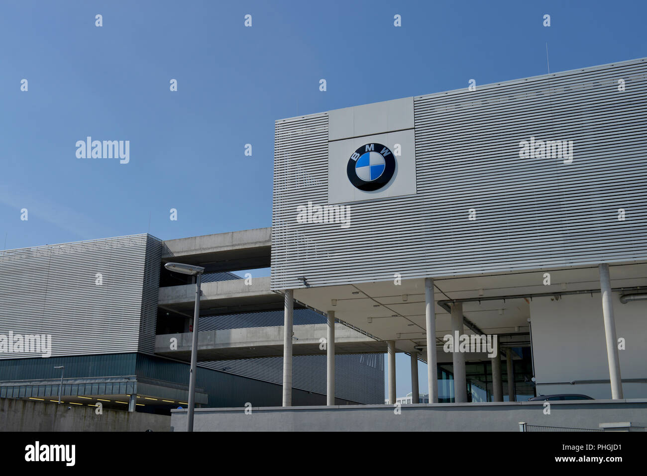 Bmw einrichtung berlin -Fotos und -Bildmaterial in hoher Auflösung – Alamy