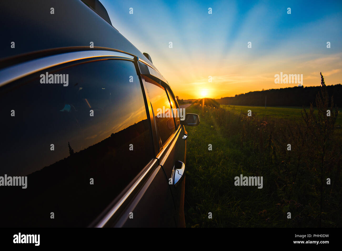 Ein Auto Sonnenuntergang Stockfoto
