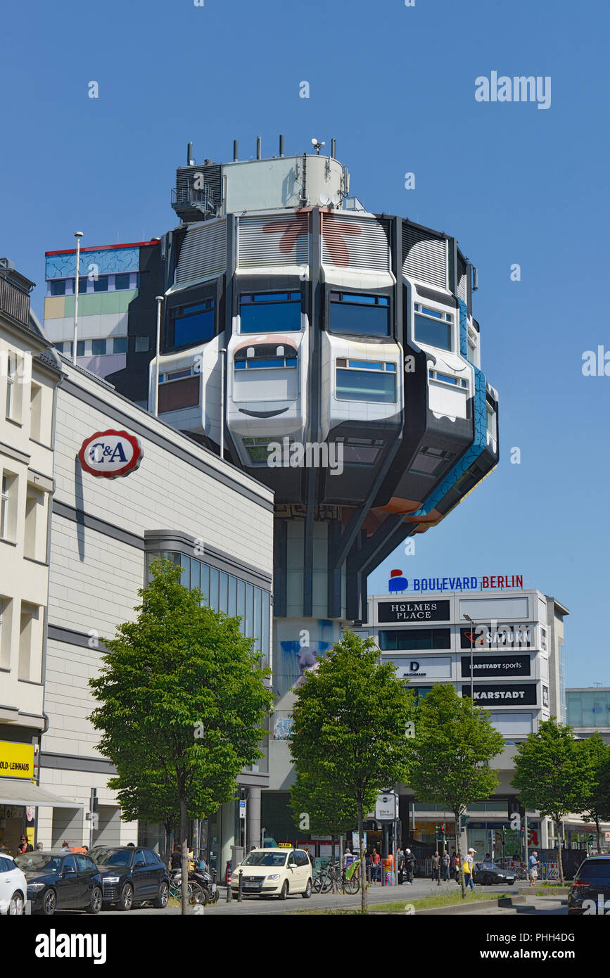 Bierpinsel deswegen, Schloßstraße, Steglitz, Berlin, Deutschland ... Bierpinsel deswegen, Schloßstraße, Steglitz, Berlin, Deutschland ...