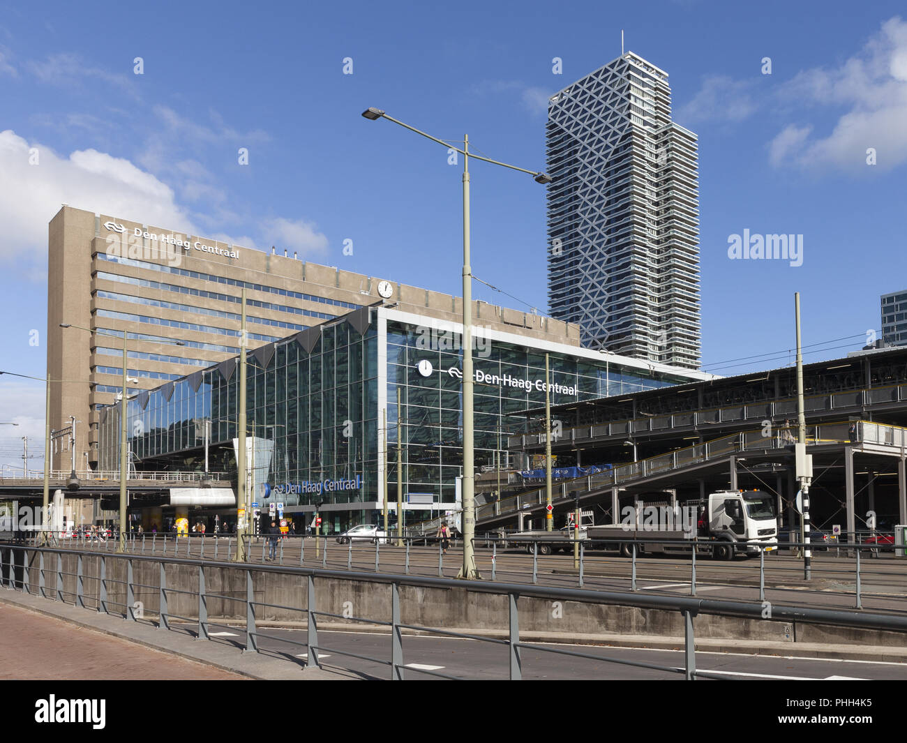 Bahnhof den haag centraal -Fotos und -Bildmaterial in hoher Auflösung