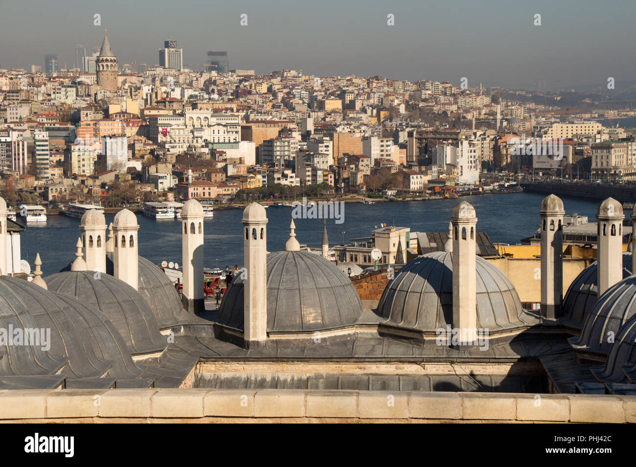 Äußere Ansicht der Kuppel in der osmanischen Architektur in der Türkei Stockfoto