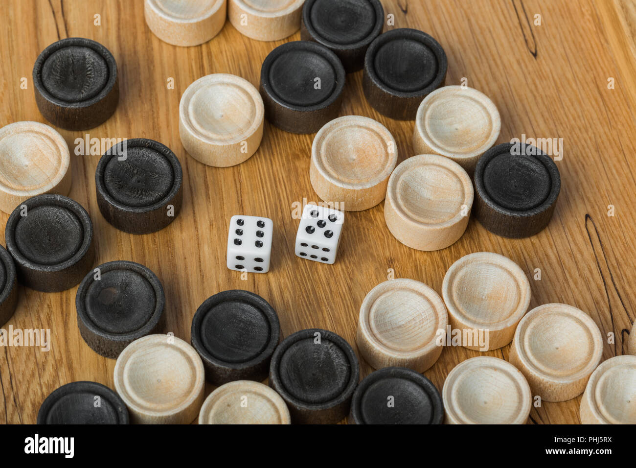 Backgammon spielen Feld und Würfel Stockfoto