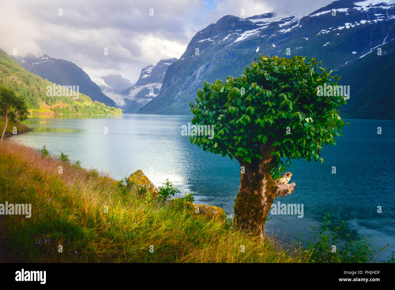 See Lovatnet in Sogn und Fjordane county Stockfoto