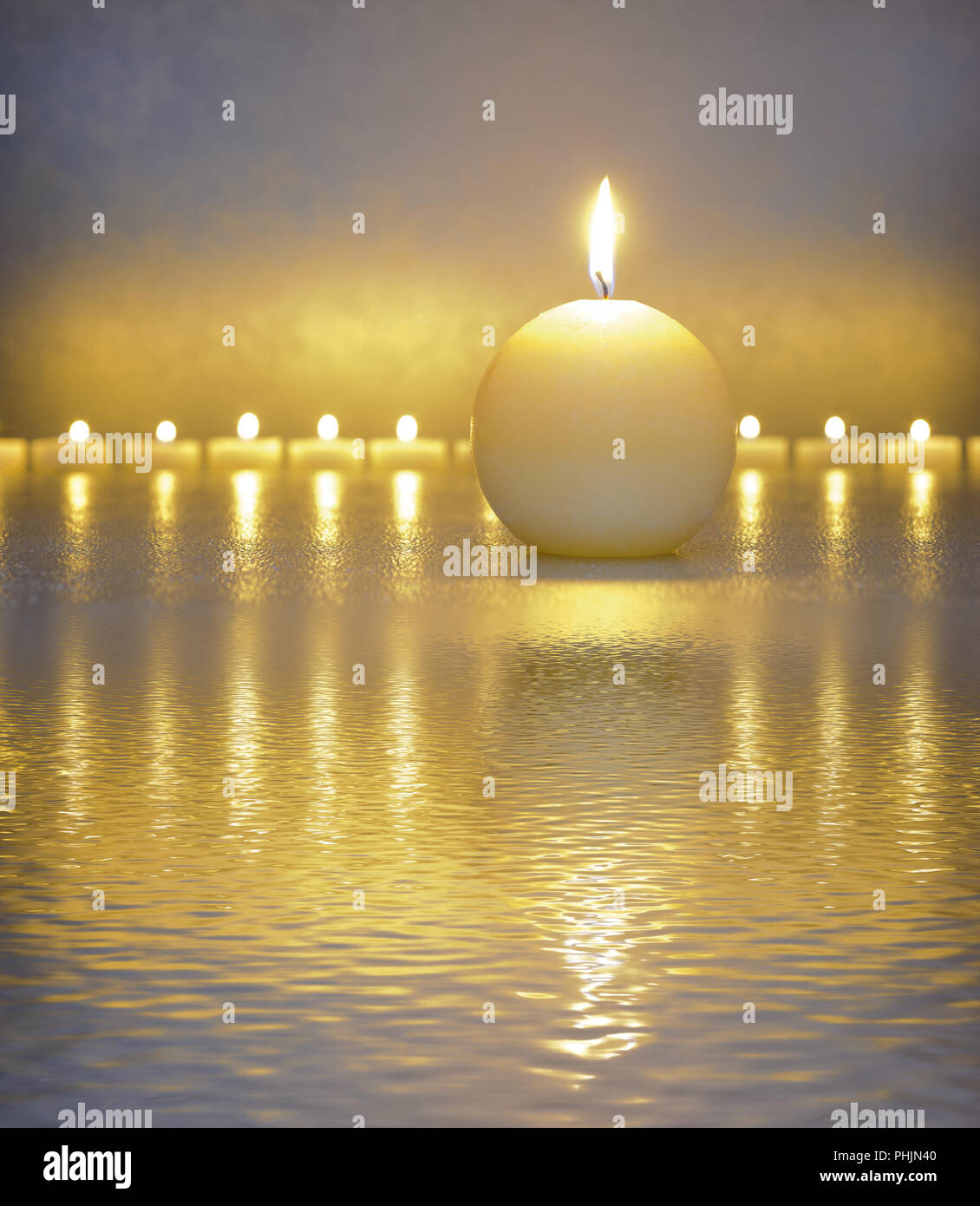 Japanische Zen Garten mit Kerzenlicht Stockfoto