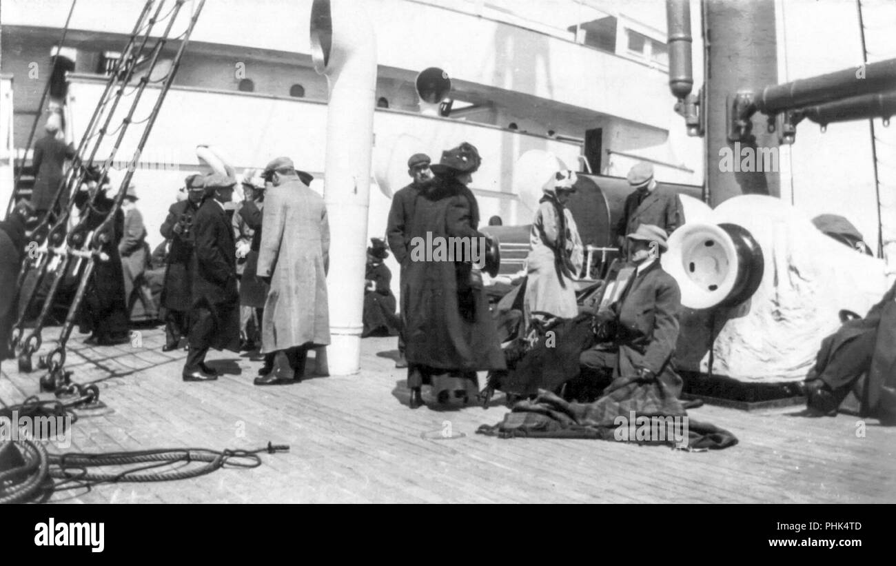 Titanic überlebenden auf die Carpathia Schiff begonnen Stockfoto