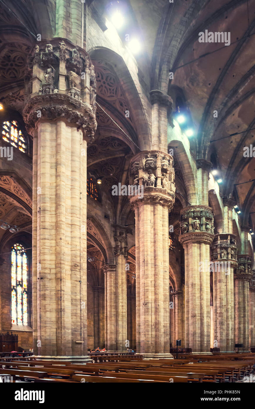 Innenraum der Mailänder Dom Stockfoto