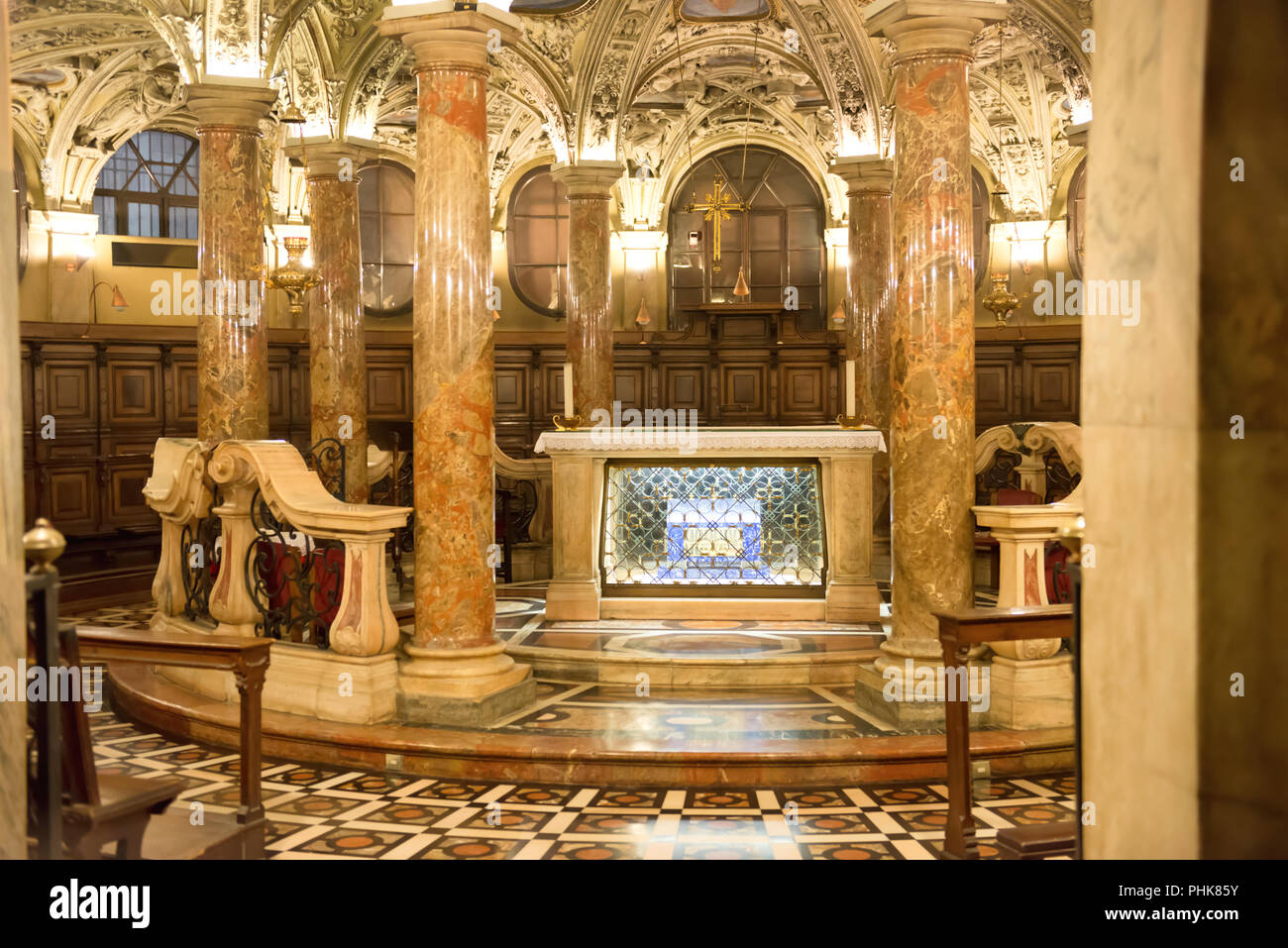 Innenraum der Mailänder Dom Stockfoto