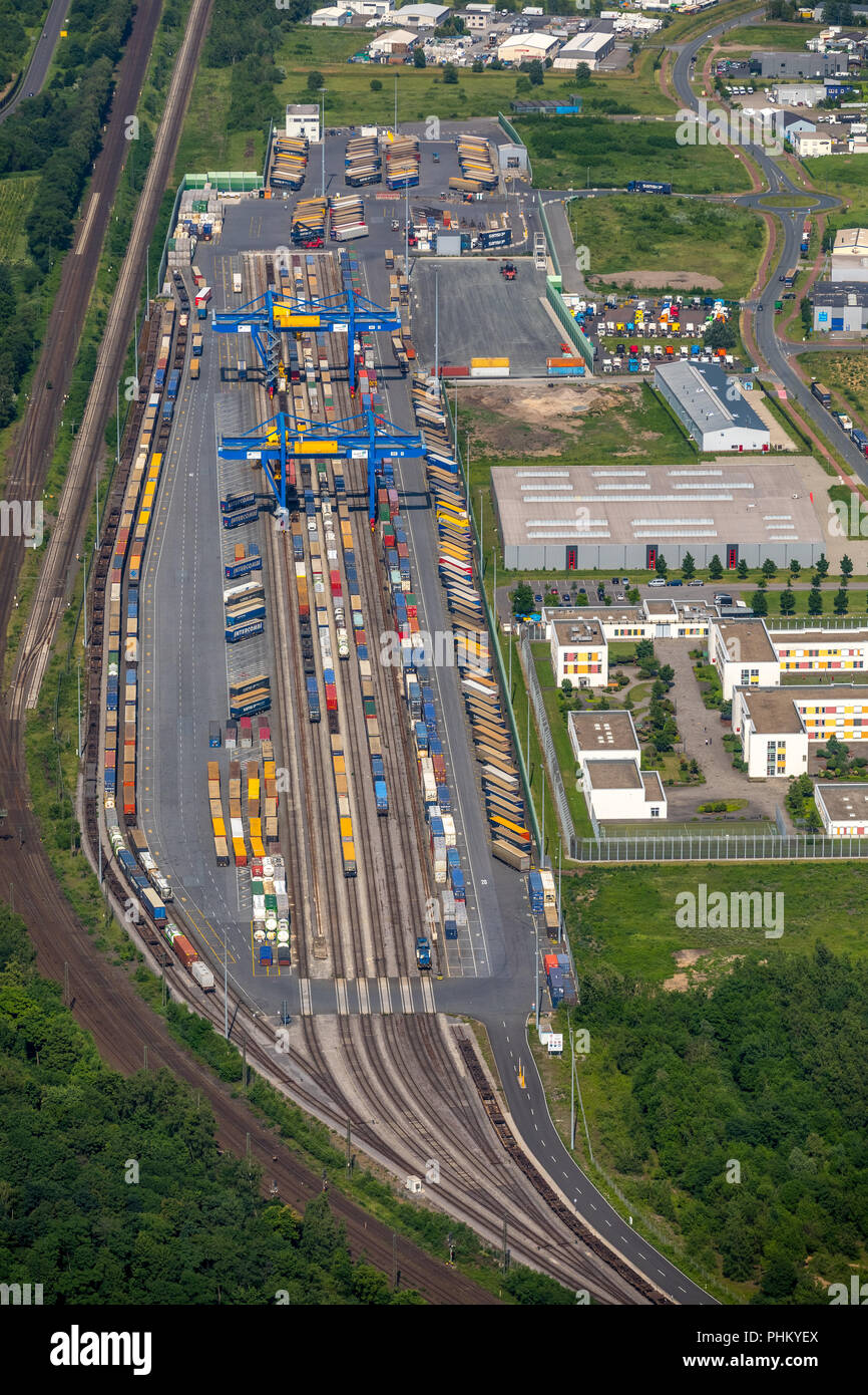 Luftaufnahme, der Duisburger Hafen, Logport 3 Logistik Lage am Rhein in der Nähe von Hohenbudberg, Duisburg Huckingen, Bahnanschluss und Container loadi Stockfoto