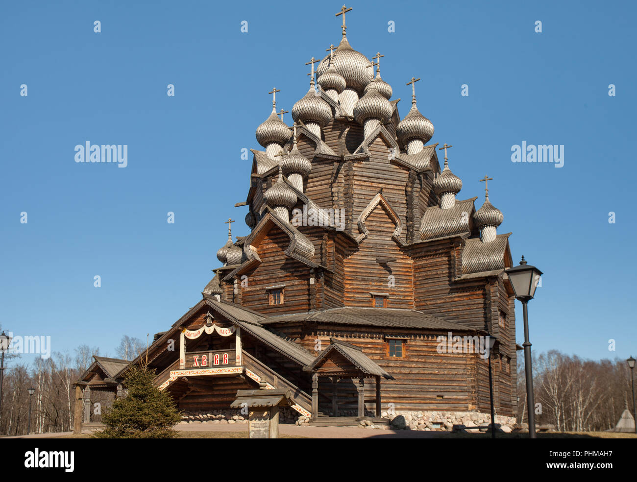 Alte Kirche aus Holz, Holz- Architektur des Russischen Nordens Stockfoto