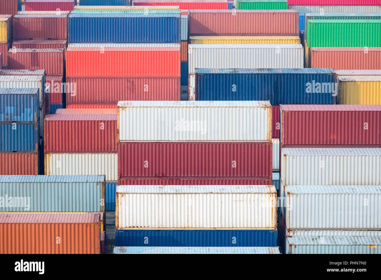 Container Yard in Morgen Stockfoto