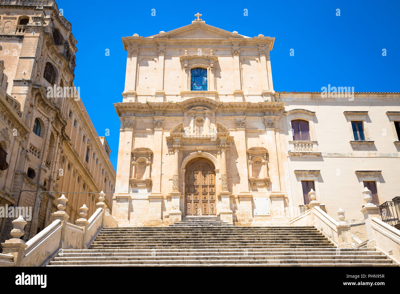 NOTO, ITALIEN - San Francesco D'Assisi Kirche Stockfoto