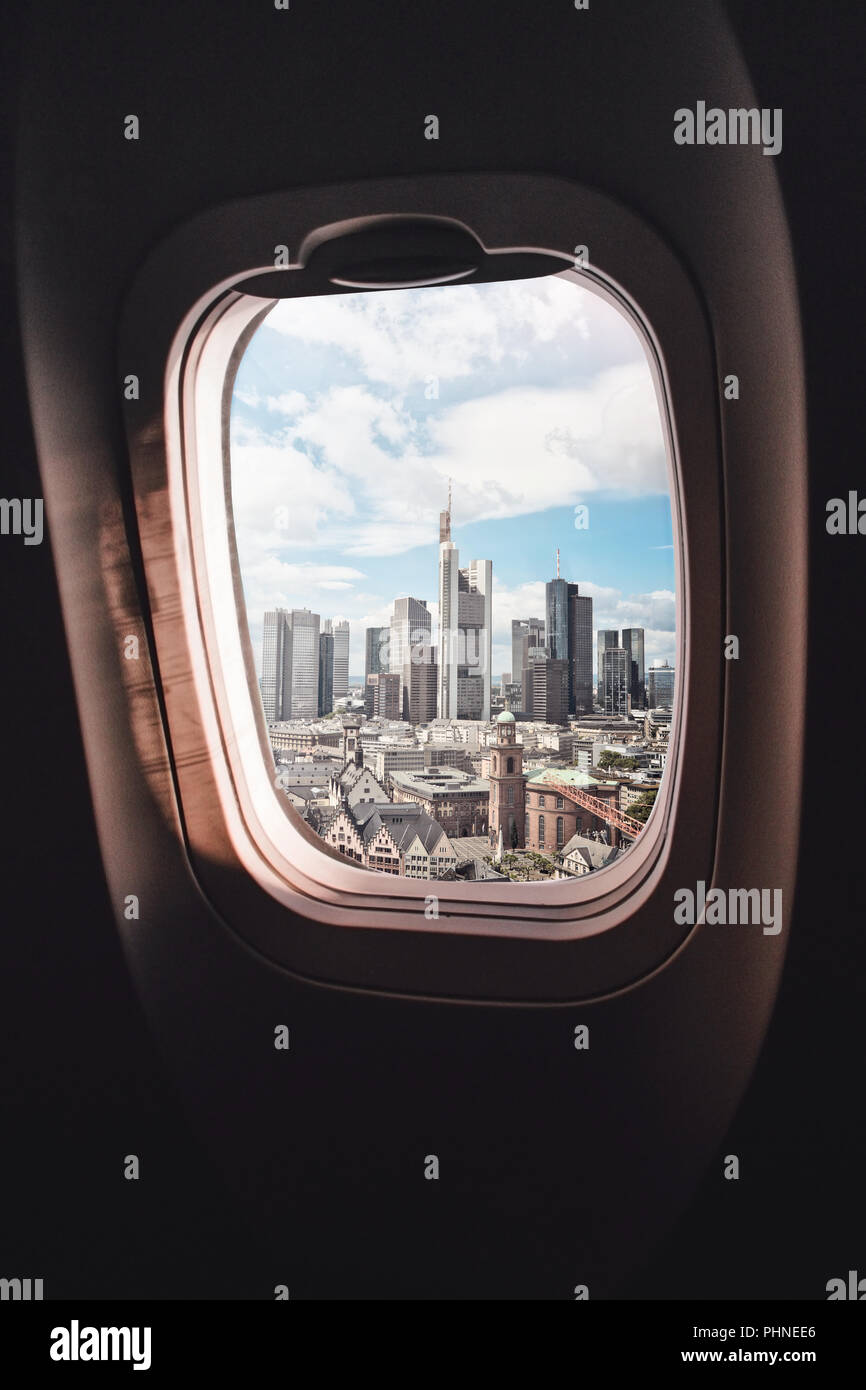 Flugzeugfenster Frankfurt am Main Stockfoto