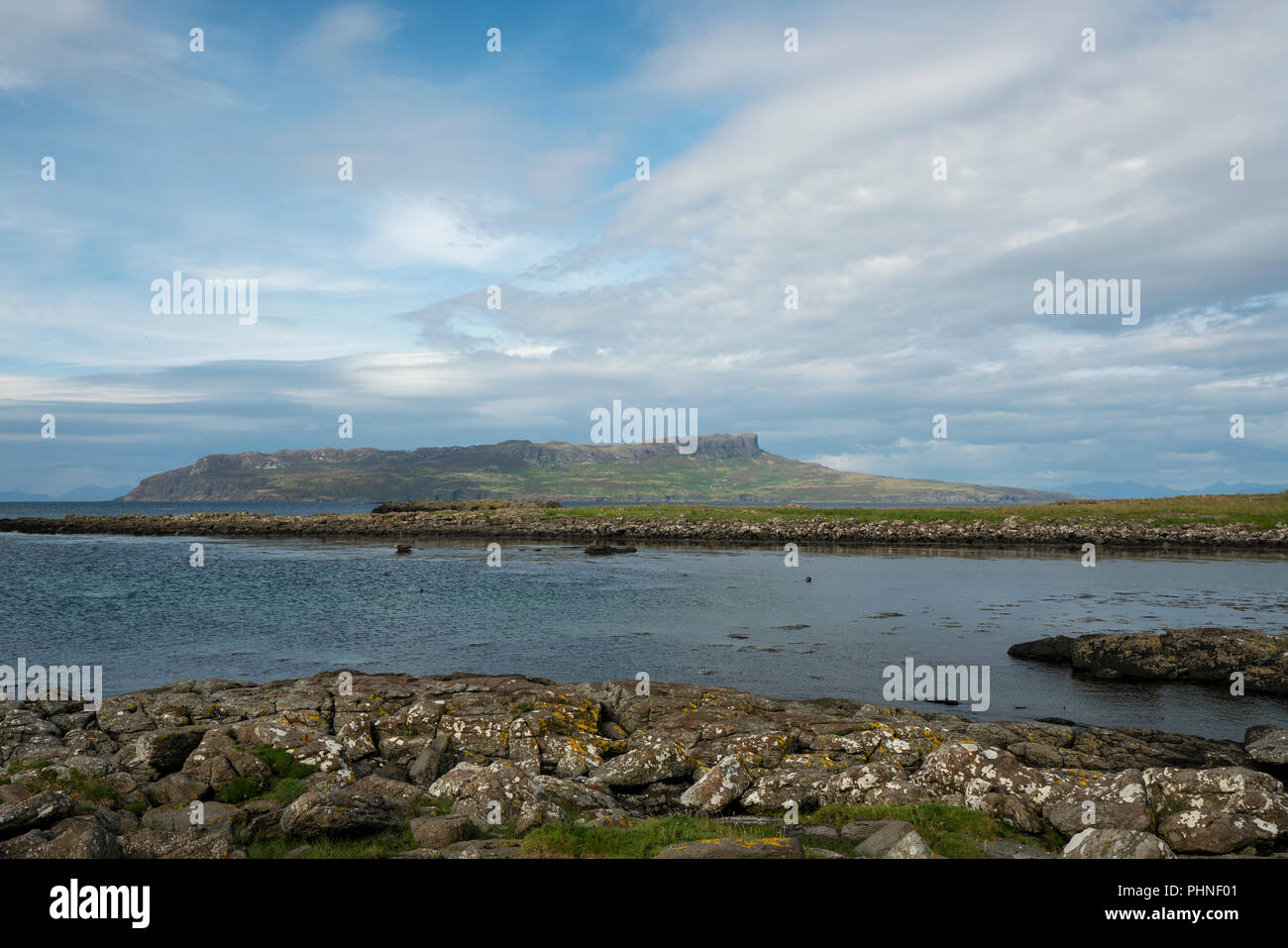 Die Insel Rum, von der Insel der Dreck vor der Westküste des nördlichen Schottland gesehen Stockfoto
