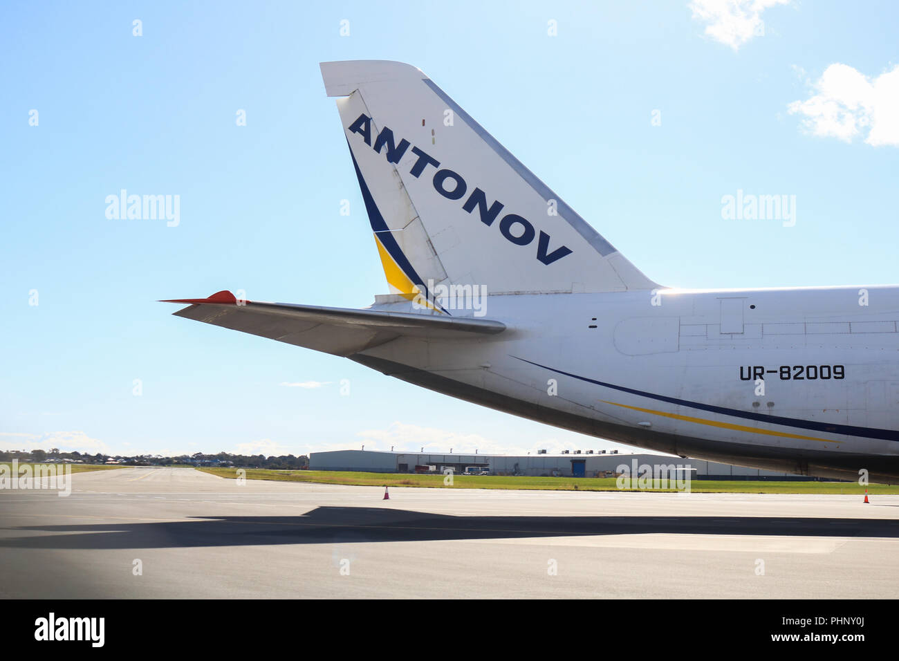 Adelaide, Australien. 2. Sep 2018. Eine riesige Antonov 124-100 M-150 Frachtmaschine eines der größten Flugzeuge der Welt in den internationalen Flughafen Adelaide, die Verteidigung militärischen Ausrüstung, an Land Kräfte die Konferenz nächste Woche wird 2018 an der Adelaide Convention Centre Credit angezeigt werden gelandet ist: Amer ghazzal/Alamy leben Nachrichten Stockfoto