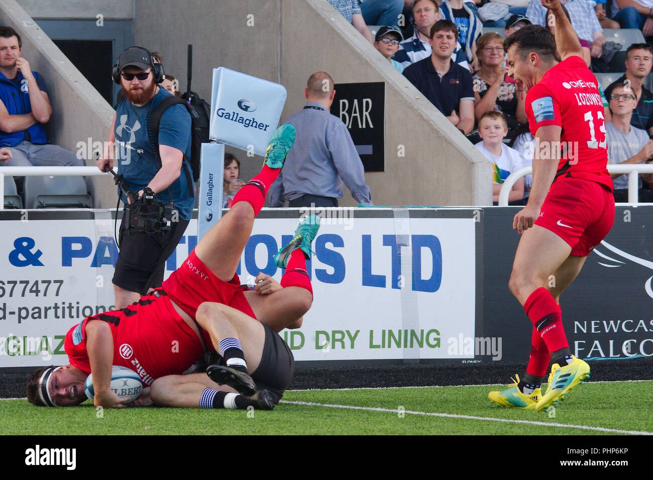 Newcastle upon Tyne, UK, 2. September 2018. Jamie George der Sarazenen scoring versuchen gegen die Newcastle Falcons während ihrer Gallagher Premiership Gleichen bei Kingston Park. Credit: Colin Edwards/Alamy Leben Nachrichten. Stockfoto