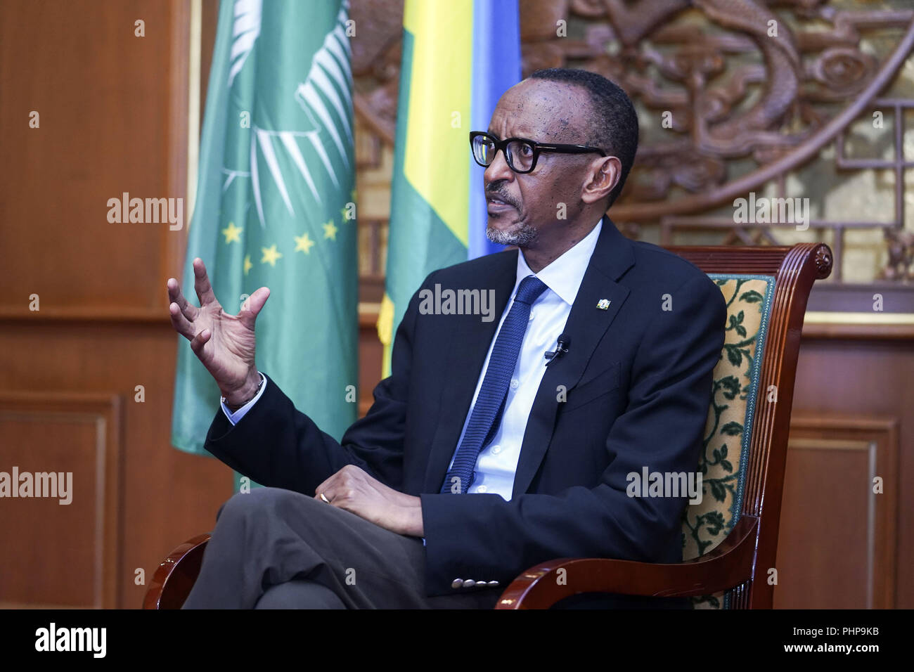 Peking, China. 2. Sep 2018. Ruandischen Präsidenten Paul Kagame erhält ein Interview in Peking, der Hauptstadt von China, Sept. 2, 2018. Paul Kagame ist hier das Beijinger Gipfel des Forum für chinesisch-afrikanische Zusammenarbeit zu sorgen. Credit: Yin Schleifring/Xinhua/Alamy leben Nachrichten Stockfoto