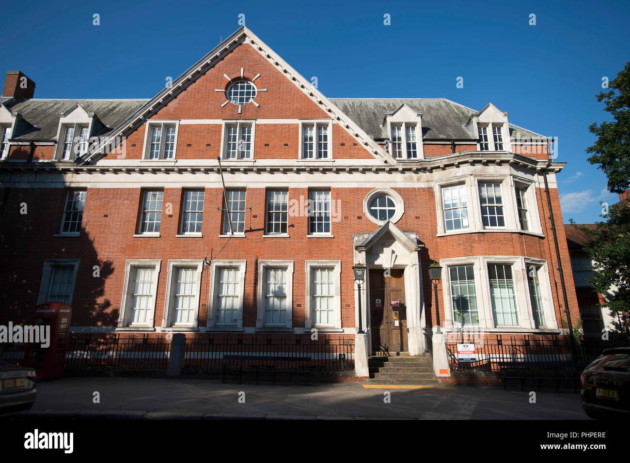 Auf 0001 ein Embargo verhängt Montag, 3. September Hampstead Polizeistation, Rosslyn Hill, Hampstead, North West London, die von der Metropolitan Police für & Pfund verkauft wurde; 14,1 Mio. Euro in 2014. Stockfoto