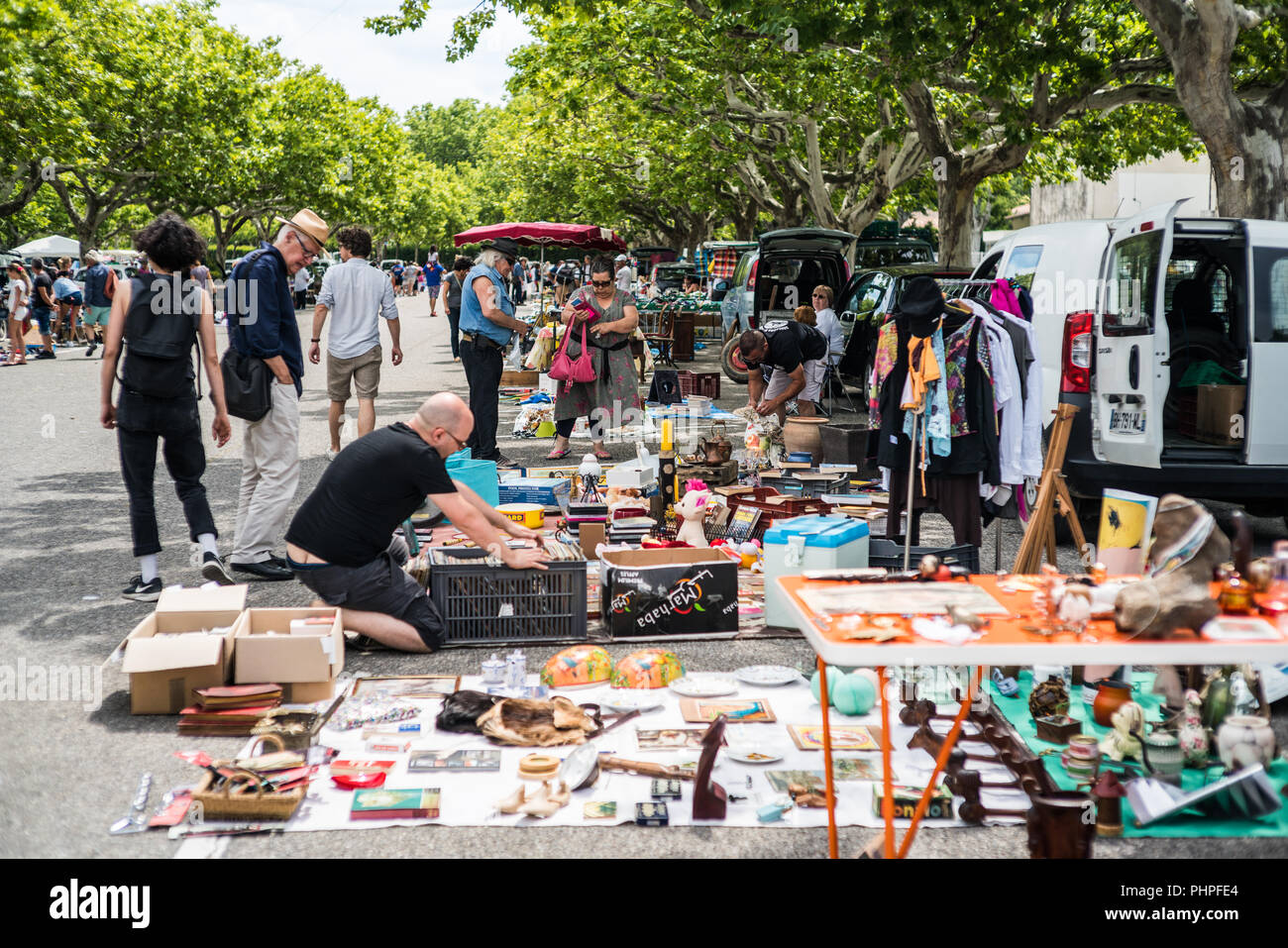 Brocante Markt in der Nähe von Tarascon, Provence, Frankreich, Europa. Stockfoto