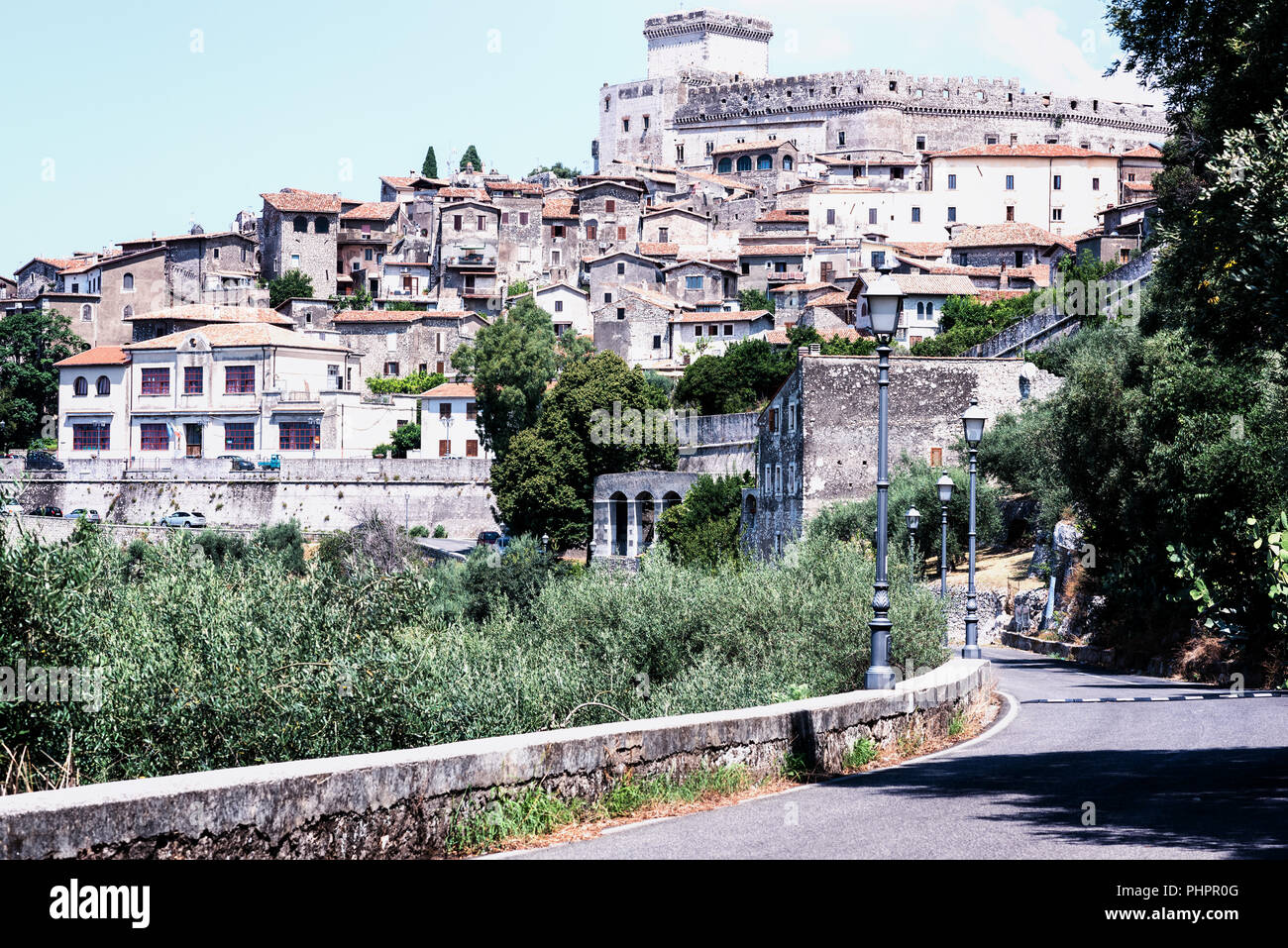 Sermoneta, einem mittelalterlichen Hill Village Stockfoto