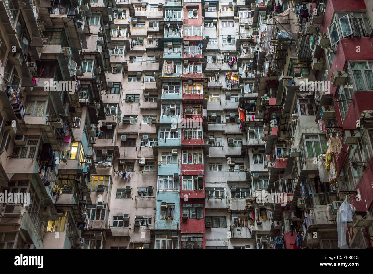 Wohnhaus in Hongkong überfüllt Stockfoto