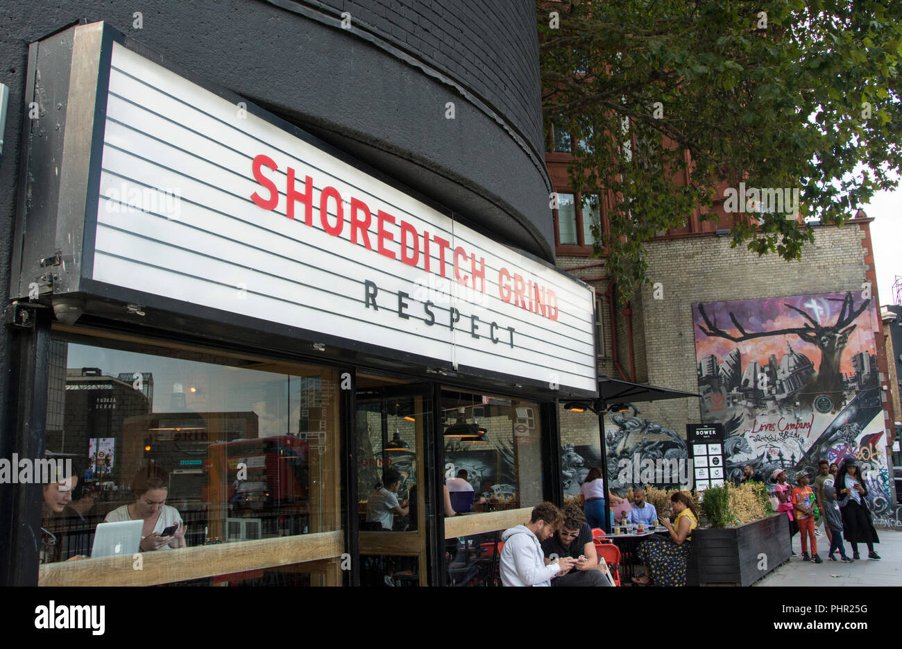 Shoreditch Schleifen respekt Cafe auf der alten Straße Kreisverkehr, London, EC2, UK Stockfoto