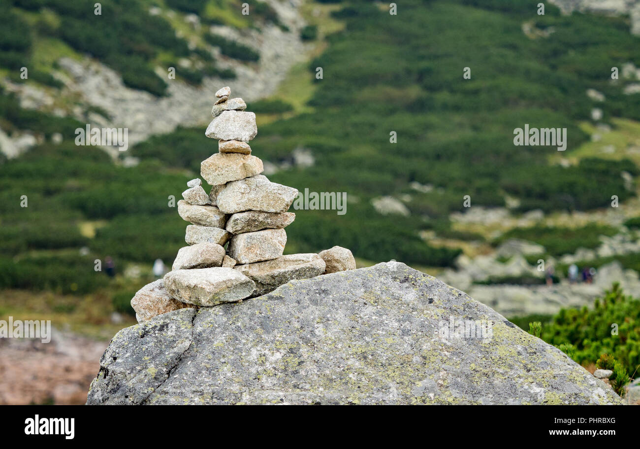 Stein Pyramiden in der Hohen Tatra. Skalnate Pleso in der hohen Tatra, Slowakei Stockfoto