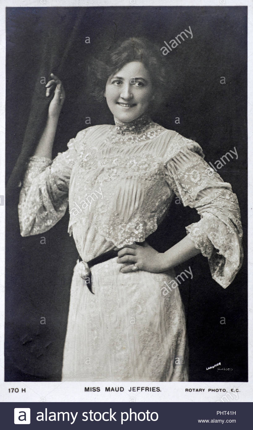 Maud Jeffries, Porträt, 1869-1946 war eine US-amerikanische Schauspielerin. Ein beliebtes Thema für ein breites Spektrum an Theater post-Cards und Studio Aufnahmen, wurde sie wegen ihrer Höhe, Sprach-, Presence, anmutige Figur, attraktive Features, ausdrucksstarken Augen, und dem schönen Gesicht, Vintage real Foto Postkarte von 1906 Stockfoto
