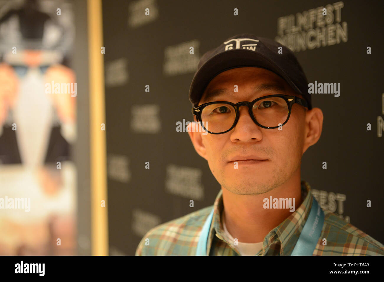 Direktor Kkum-bo-da-Hae-mongî auf dem Filmfest München 2015 gesehen vor der Vorführung seines Films "eine Frage der Interpretation" Stockfoto
