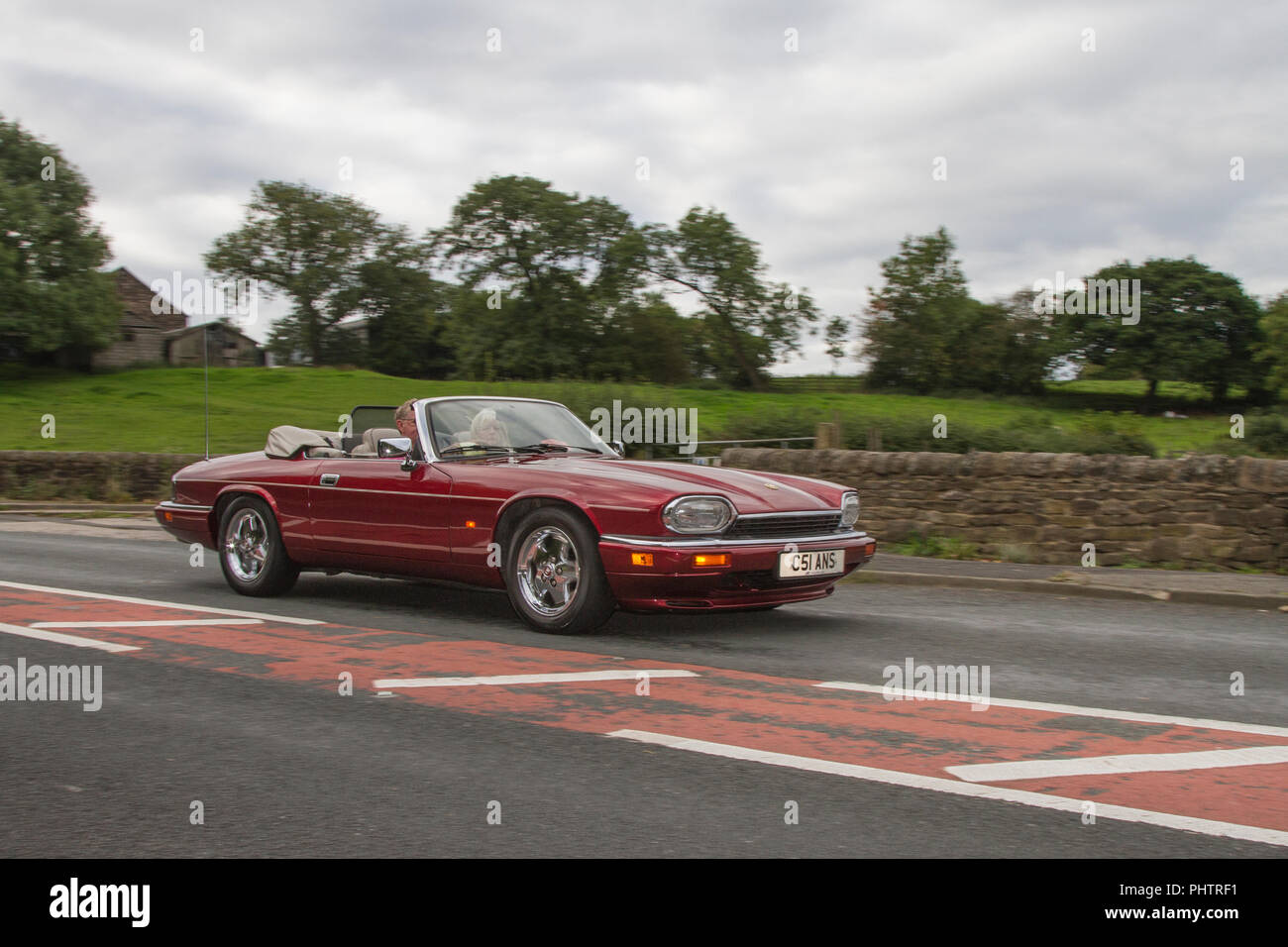 1996 90s Red Jaguar XJ-S 4.0 Auto C51ANS im Hoghton Tower Classic, Veteran, Jahrgang, restauriert, Super-Car-Show, VEREINIGTES KÖNIGREICH Stockfoto
