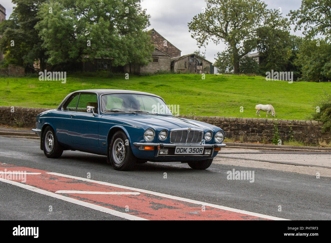 1997 90s Blue Jaguar XJ 4.2 C Auto im Hoghton Tower Classic, Veteran, Vintage, restauriert, Classic Super Car Show, Großbritannien Stockfoto