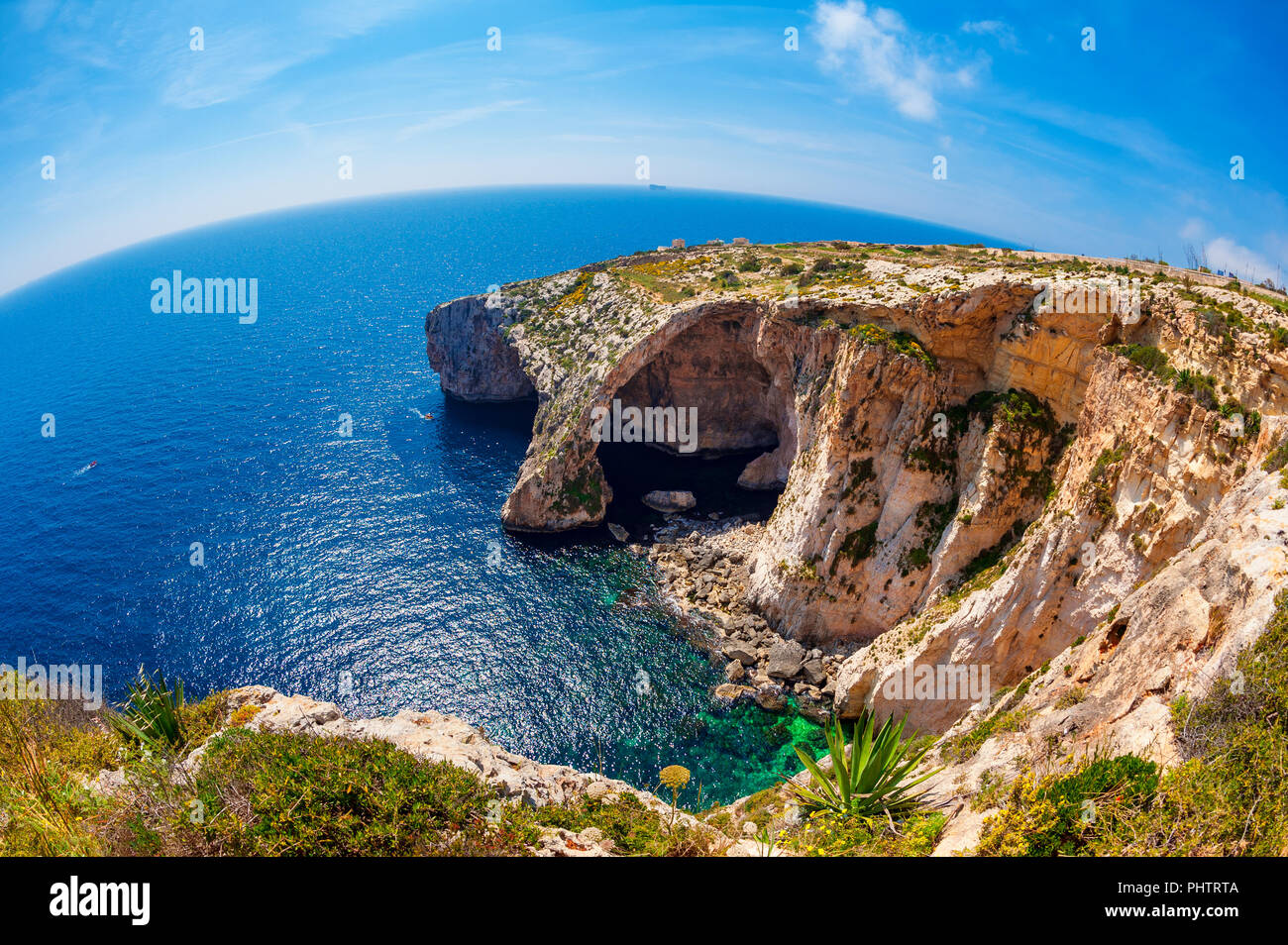 Fischaugenobjektiv, die Blaue Grotte in Malta im Frühjahr Stockfoto