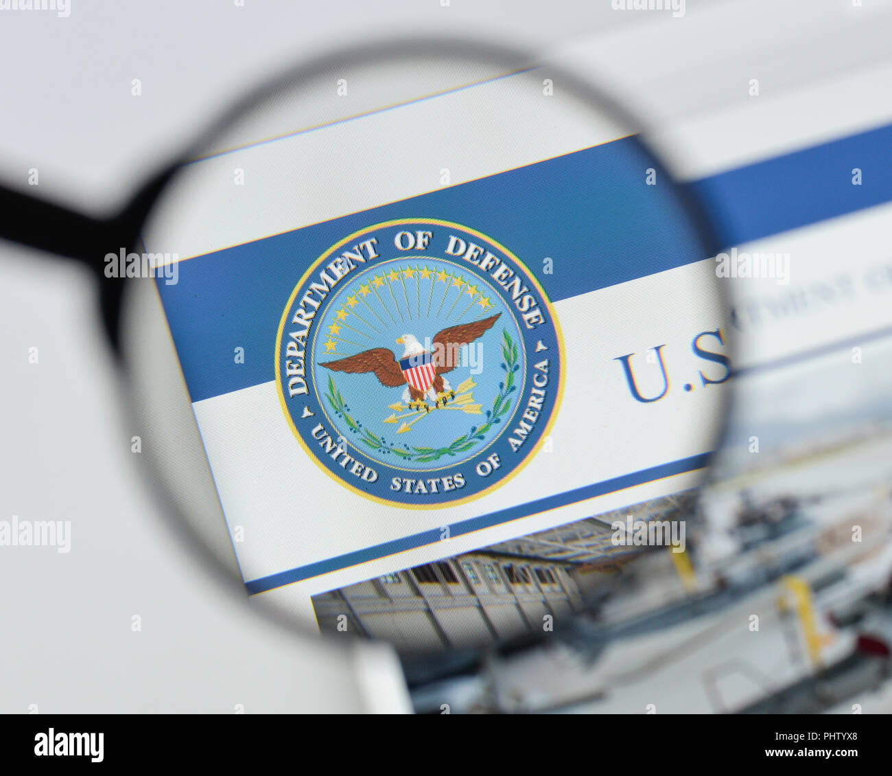 Mailand, Italien - 20 August 2018: U.S. Dept der Verteidigung Homepage. U.S. Dept der Verteidigung Logo sichtbar. Stockfoto