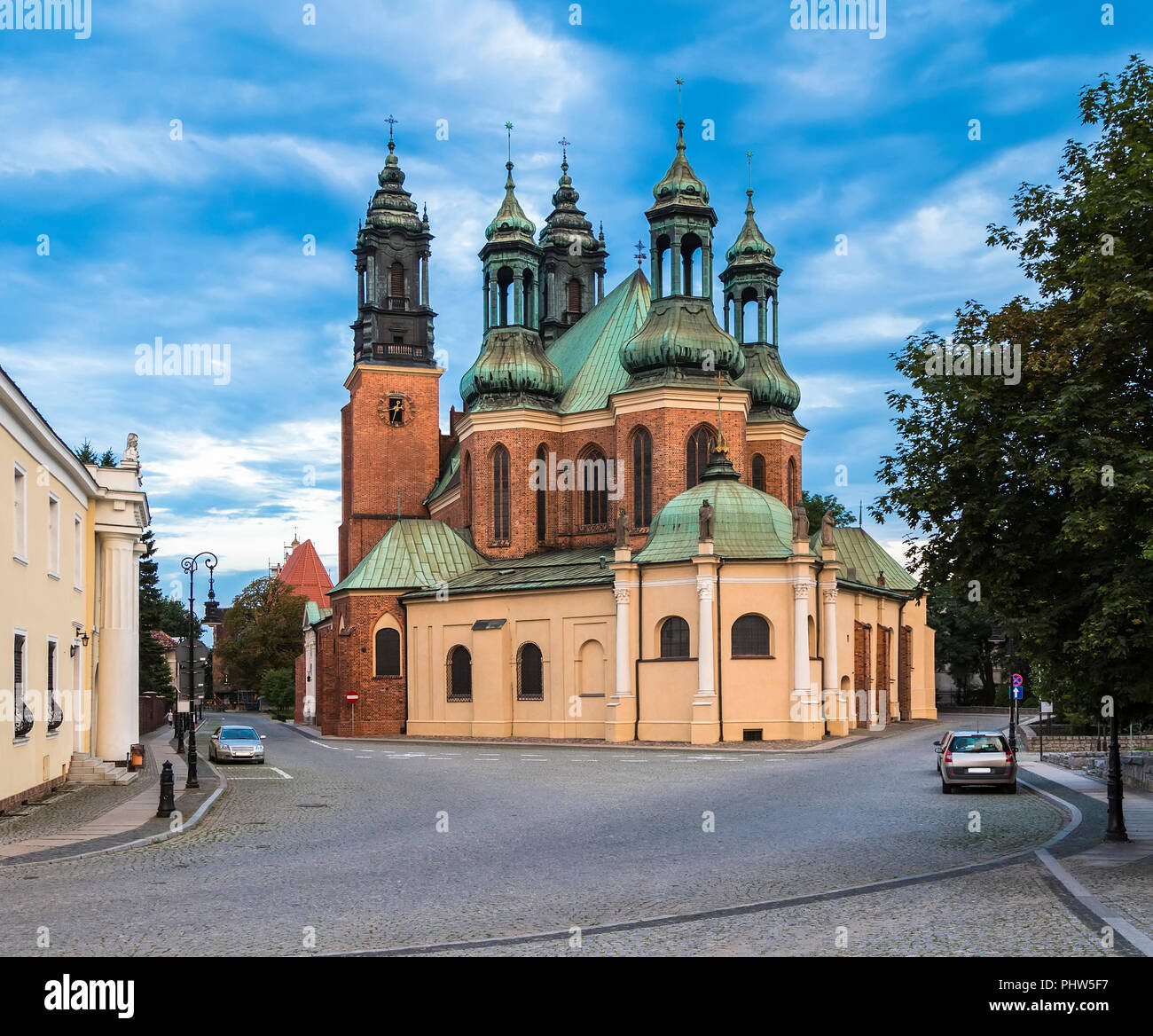 Basilika der heiligen Apostel Peter und Paul auf der Insel Tumski in Posen. Polen Stockfoto