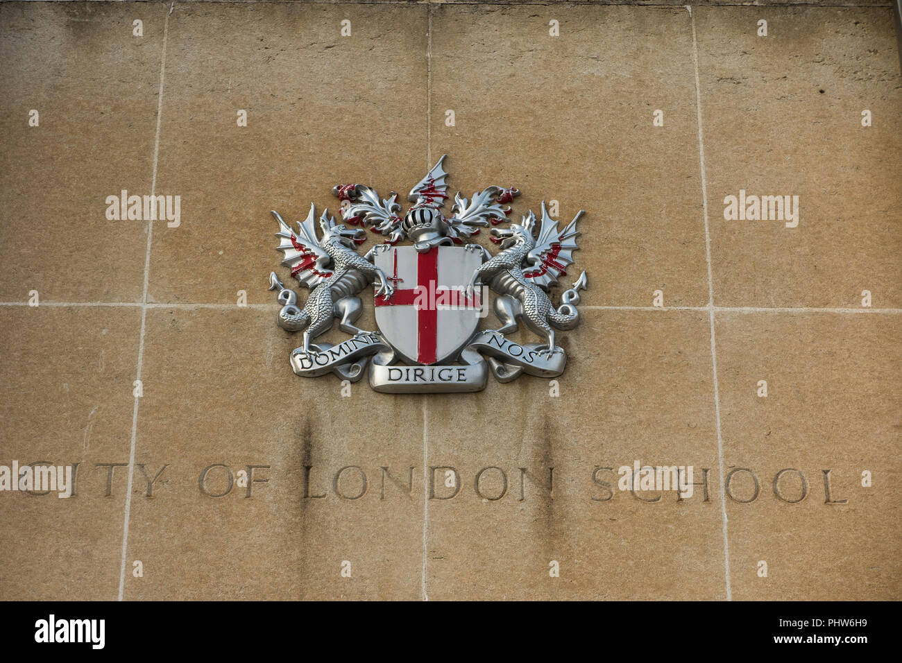 Stadt London private Schule an der Wand Stockfoto