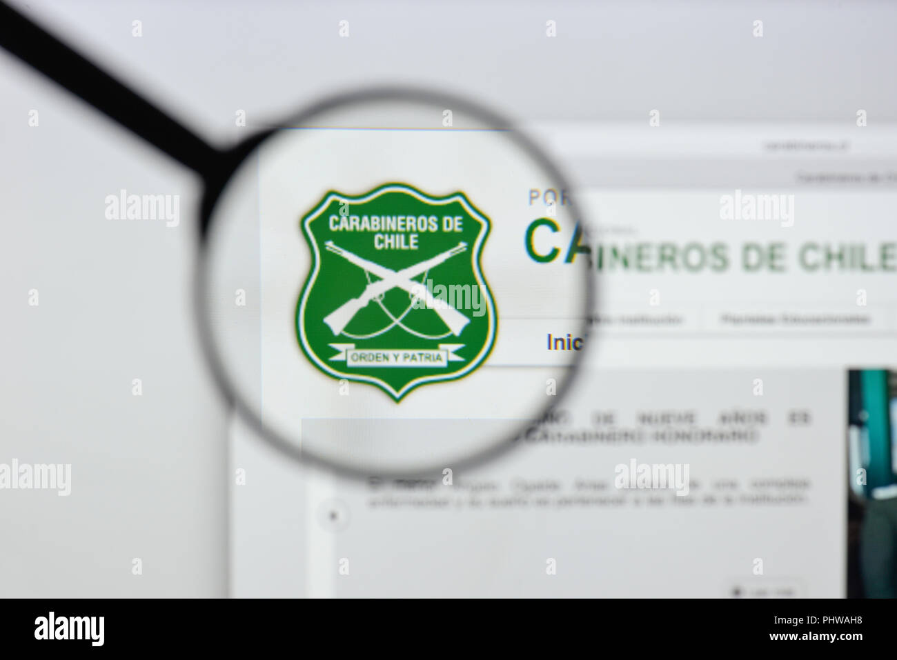 Mailand, Italien - 20 August 2018: Carabineros de Chile Website Homepage. Carabineros de Chile Logo sichtbar. Stockfoto