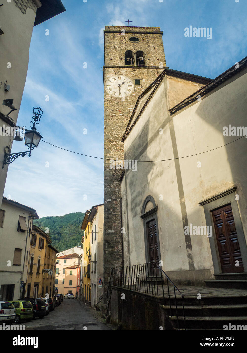 Die Stadt Borgo a Mozzano in der Provinz Lucca in der Toskana, Italien Stockfoto