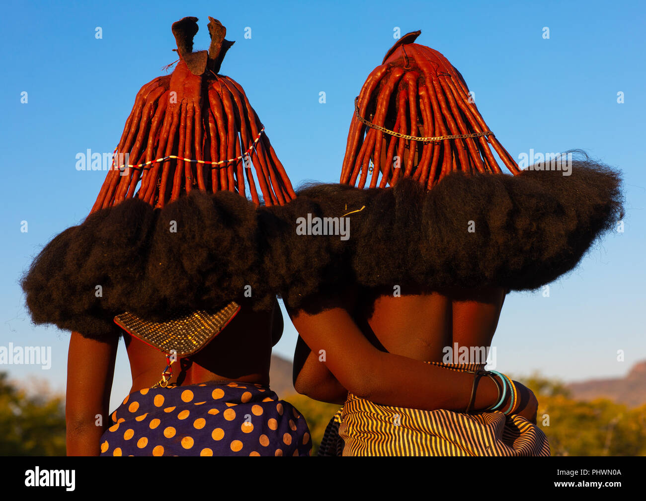Verheiratet Himba Frauen Rückansicht, Cunene Provinz, Oncocua, Angola Stockfoto