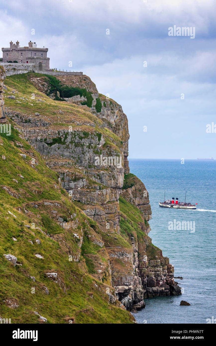 Llandudno North Wales. Welten letzte seetüchtigen Raddampfer der Waverley. Vorbei an der Great Orme Head Lighthouse. Stockfoto