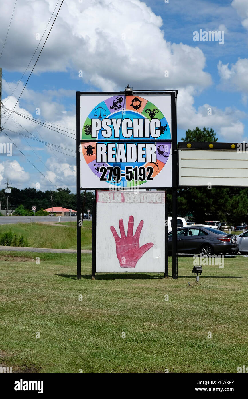 Psychische reader Outdoor äußeren Straßenrand Werbung sign Palm lesen in Wetumpka Alabama, USA. Stockfoto