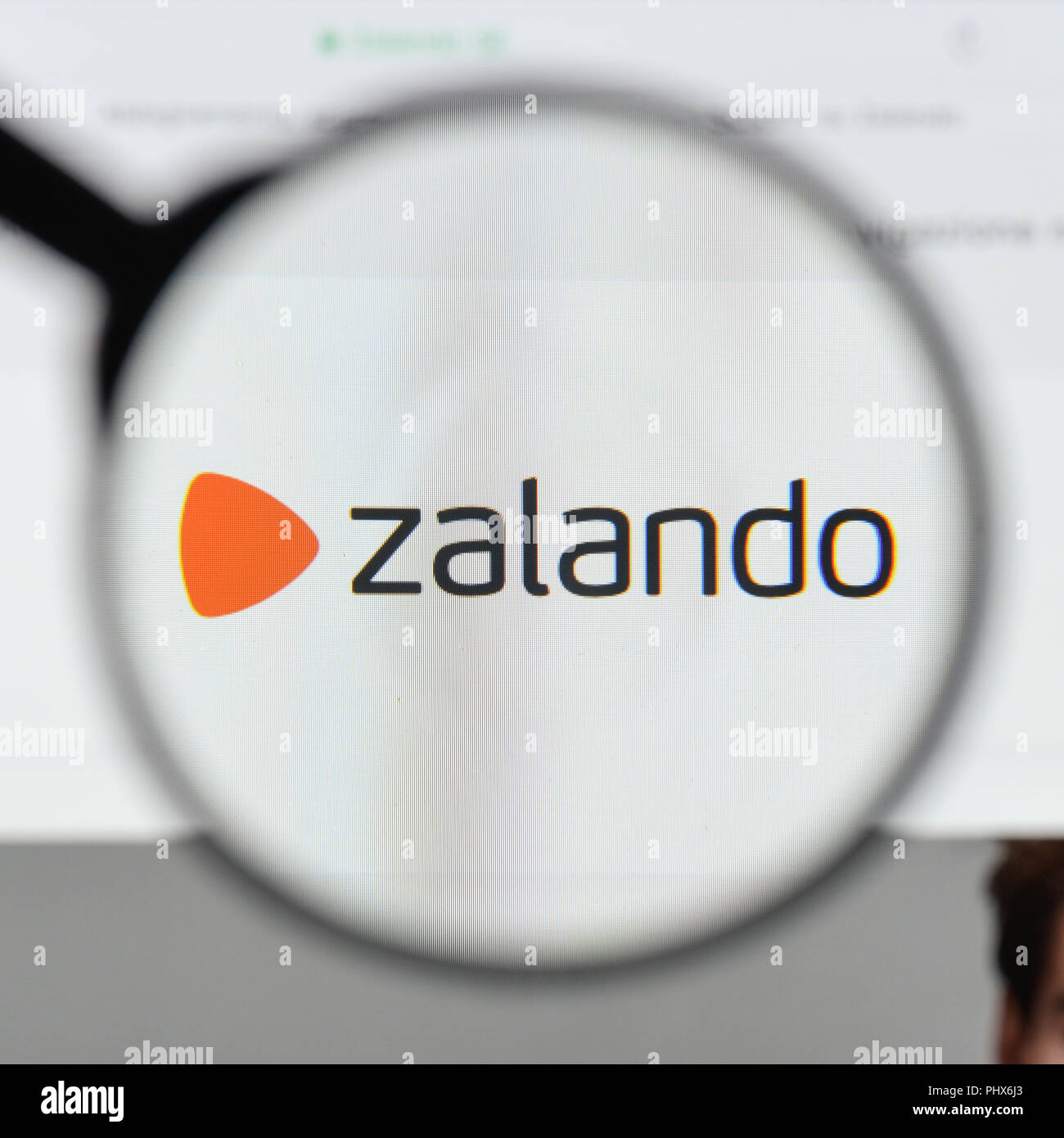 Mailand, Italien - 20 August 2018: Zalando Homepage. Zalando Logo sichtbar. Stockfoto